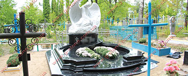 Авторский памятник с ангелом г. Винница