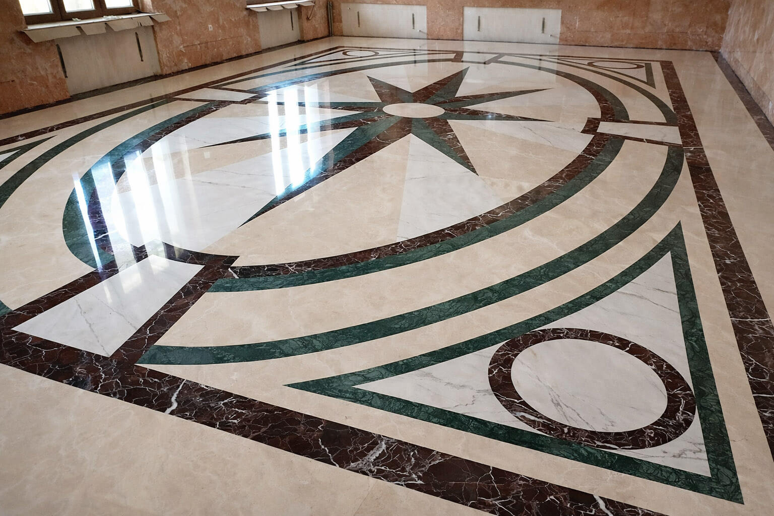 Фонтани з граніту та мармуру