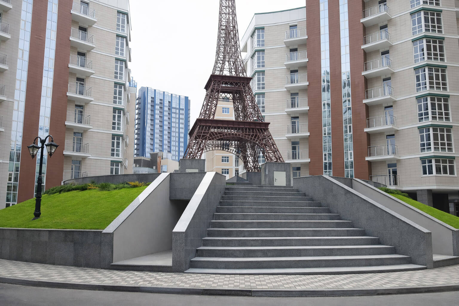 Фонтани з граніту та мармуру