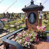Гранитный памятник в Борисполе
